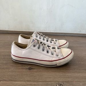 CONVERSE • white leather chucks sneakers size 7
